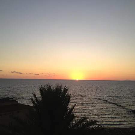 L' Attico Sul Mare Apartmán