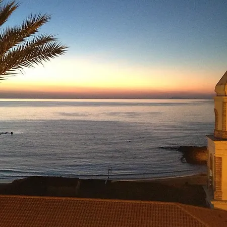 L' Attico Sul Mare Apartmán *